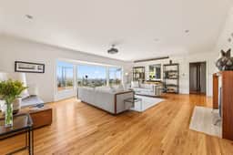 Cromwell House (Panoramic Perch)