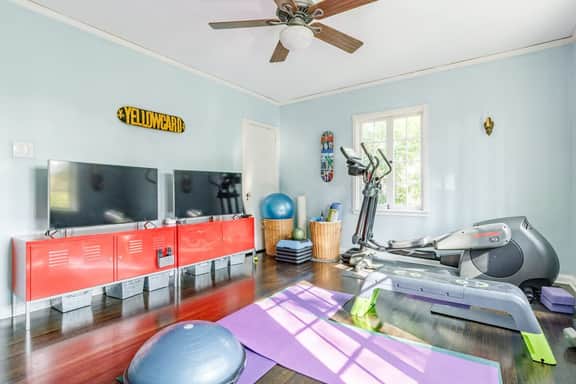 Luxury 3BD Ensuite /4.5BA Pool, Spa, Gym, Theatre