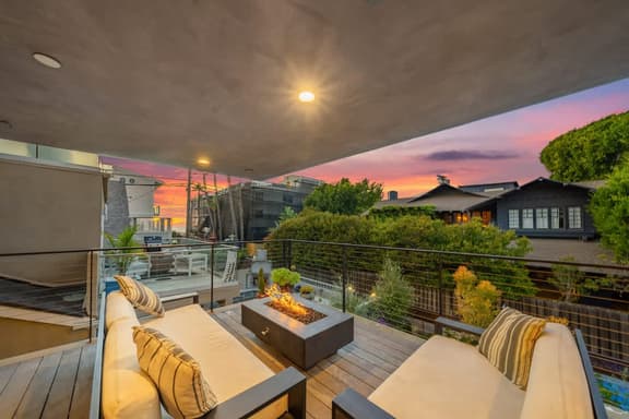 Venice Beach 5BR / 5 BA Home – Steps to the Sand