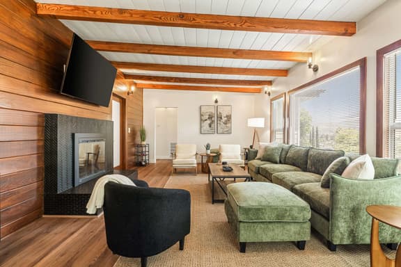 Private Eagle Rock 3BR | Patio, Fireplace